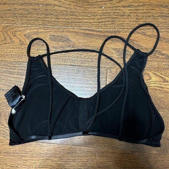 Silence  + Noise Black Cropped Top - Picture 2 of 3